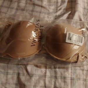 Victoria Secret Bombshell bra size 38D